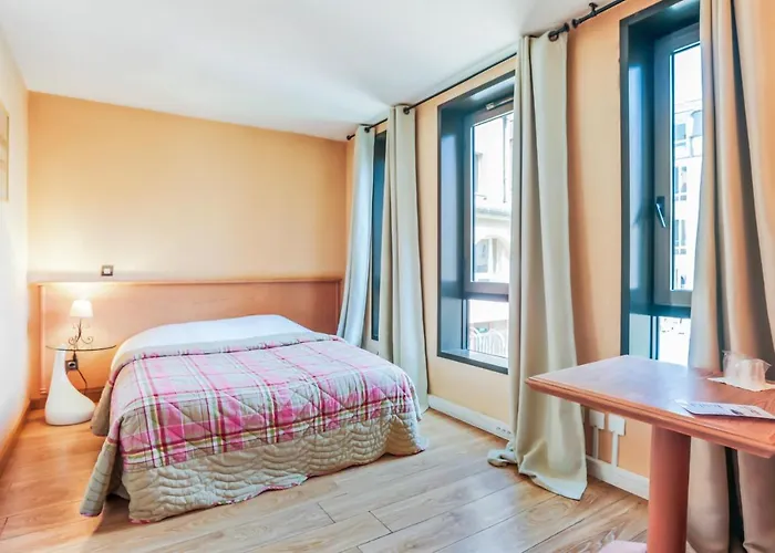 Hotel Du Theatre Centre Historique - Parking Souterrain Public Gratuit Mety