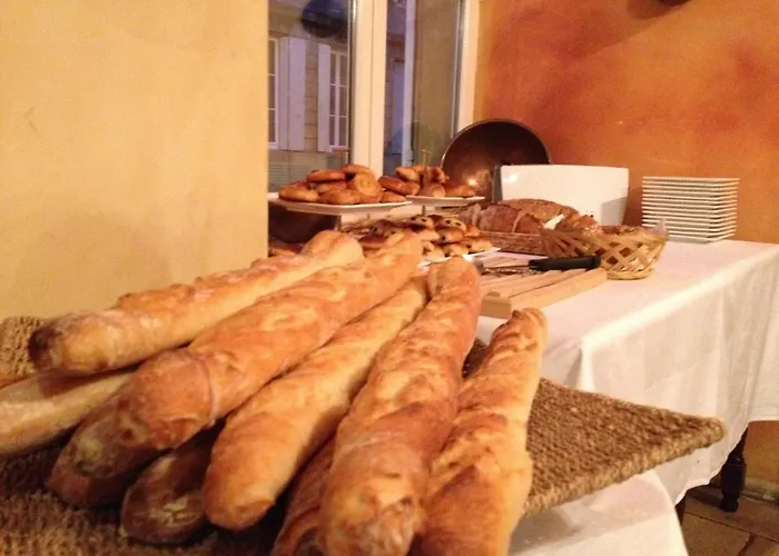 Hotel Du Theatre Centre Historique - Parking Souterrain Public Gratuit 3*