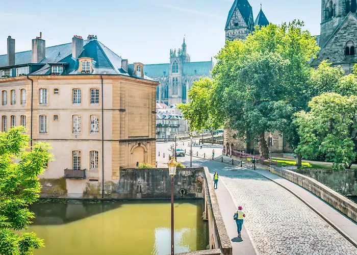 Du Theatre Centre Historique - Parking Souterrain Public Gratuit 3* Mety