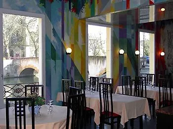 Hotel Du Theatre Centre Historique - Parking Souterrain Public Gratuit 3*